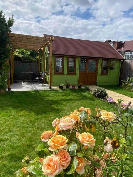 Charming Private Guest House エンフィールド エクステリア 写真
